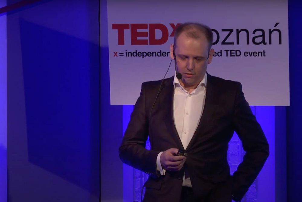 TEDx: The evolution of the Internet. How do beacons change our world? Adam Jesionkiewicz